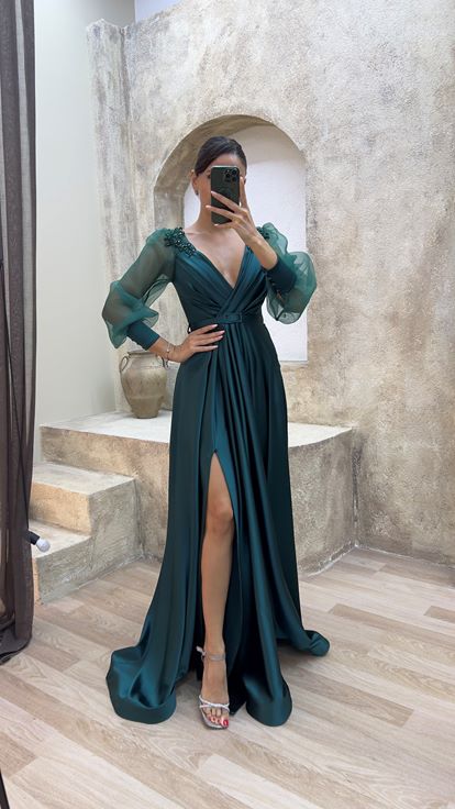 Emerald Green Balloon Sleeve Embroidered Shoulders Embroidered Design Evening Dress