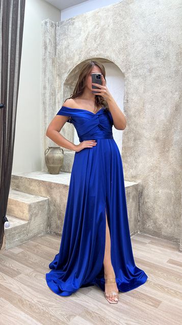 Saks Abendkleid aus Satin mit U-Boot-Ausschnitt in Übergröße