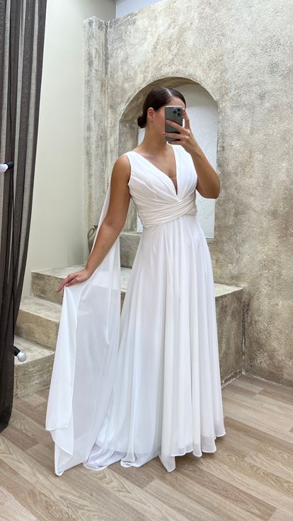 Drapé blanc Cape Detail Chiffon Plus Size Robes de soirée