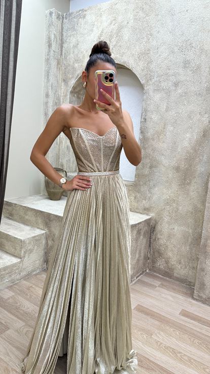 Bej Straplez Pliseli İşlemeli Abiye Elbise