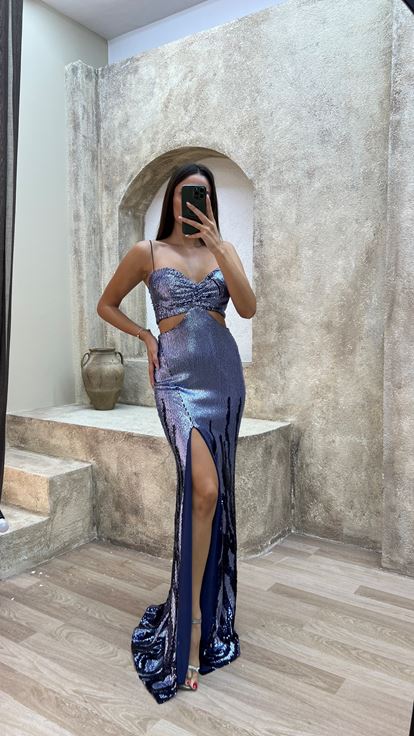 Vestido de noche de lentejuelas con detalle de cintura con correa de cuerda índigo