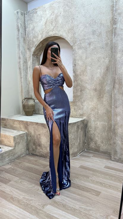 Vestido de noche de lentejuelas con detalle de cintura con correa de cuerda índigo