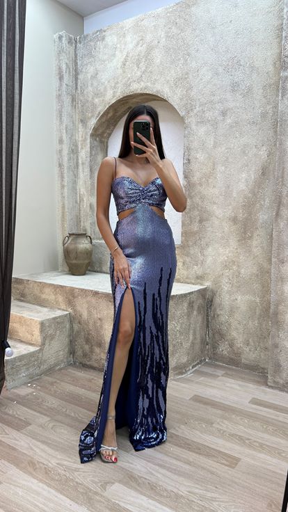 Vestido de noche de lentejuelas con detalle de cintura con correa de cuerda índigo