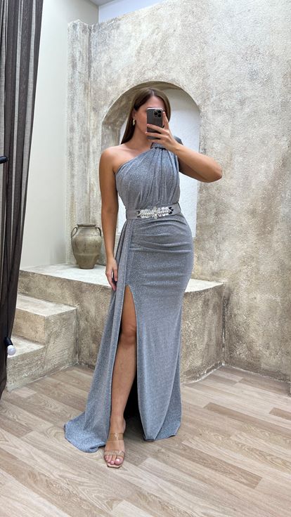 Design di elaborazione della spalla singola grigia Design di grandi dimensioni abiti da sera di grandi dimensioni