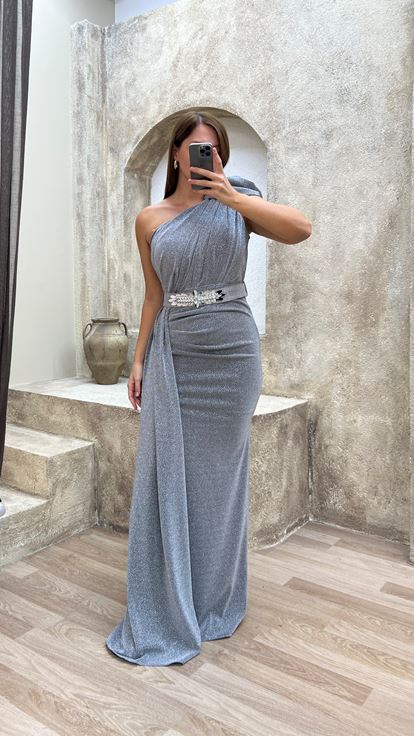 Design di elaborazione della spalla singola grigia Design di grandi dimensioni abiti da sera di grandi dimensioni