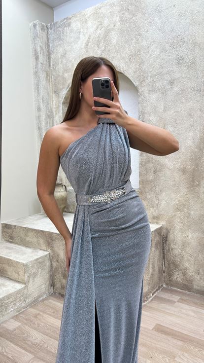 Design di elaborazione della spalla singola grigia Design di grandi dimensioni abiti da sera di grandi dimensioni