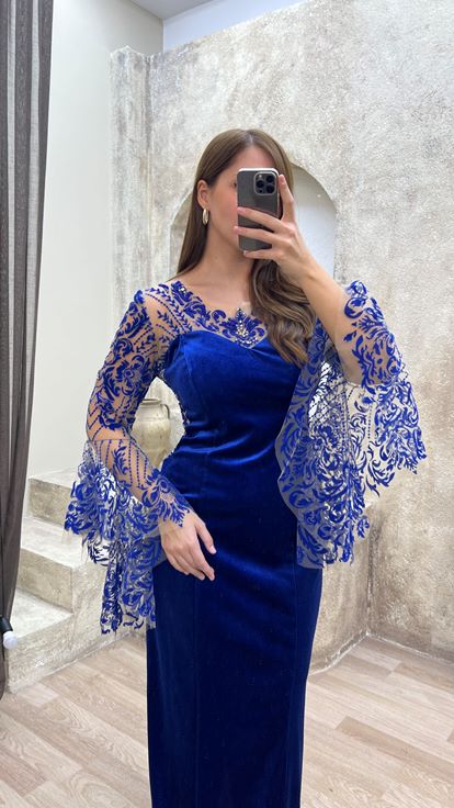 Saks Flog Détail Brodé Design Grande Taille Robe de Soirée Grande Taille