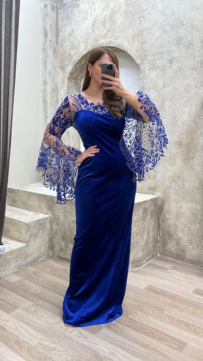 Saks Flog Détail Brodé Design Grande Taille Robe de Soirée Grande Taille