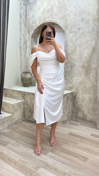 Dettaglıo Bıanco Dettaglıo Desıgn Shırred Deglı Abito Di Dimensioni Grandi