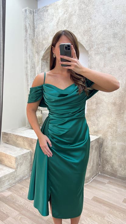 Emerald Green Spalla Dettaglio Design Shirred Design Midi Abito Di Grandi Dimensioni