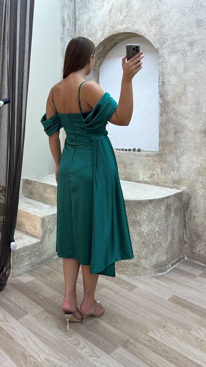 Emerald Green Spalla Dettaglio Design Shirred Design Midi Abito Di Grandi Dimensioni