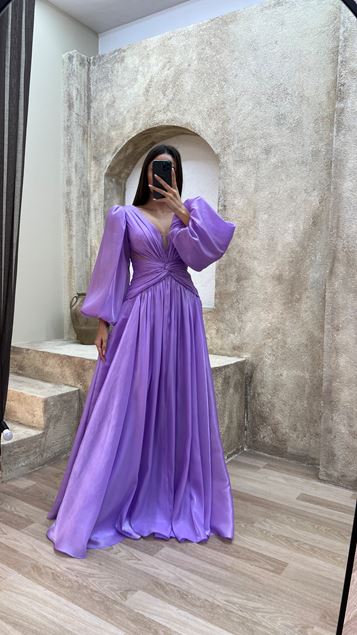 Abito da sera satinata di Lila Drapeli Balloon Design