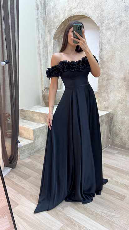 Design del dettaglio rosa nera Design satinato da sera in raso