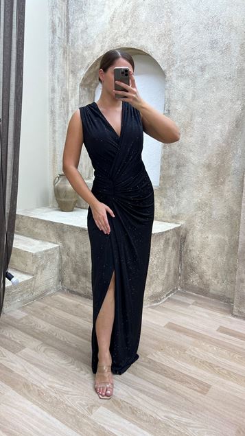 Schwarzes Abendkleid in Übergröße mit V-Ausschnitt und Taillendetails