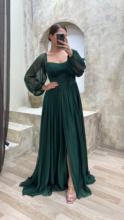 Vestido de noche de gasa de talla grande con diseño de detalles transparentes verde esmeralda