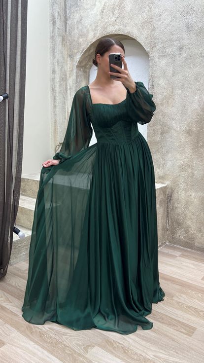 Vestido de noche de gasa de talla grande con diseño de detalles transparentes verde esmeralda