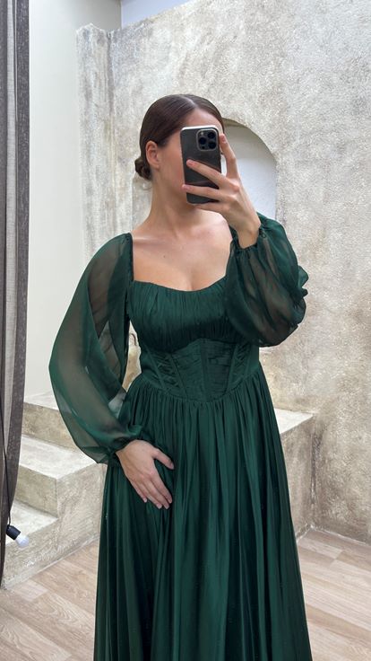 Vestido de noche de gasa de talla grande con diseño de detalles transparentes verde esmeralda