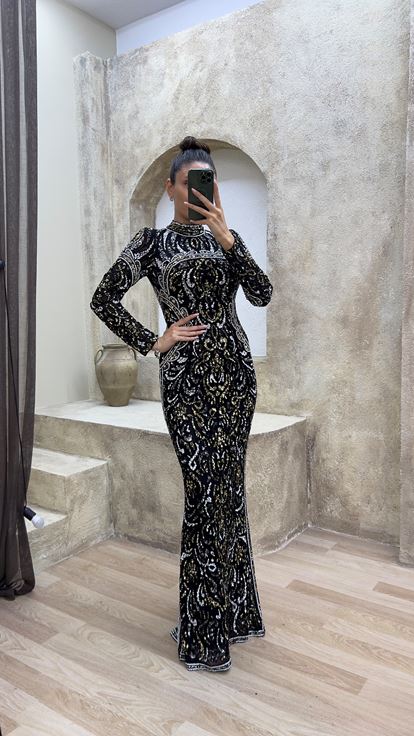 Robe de soirée noire spéciale brodée