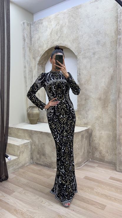 Robe de soirée noire spéciale brodée