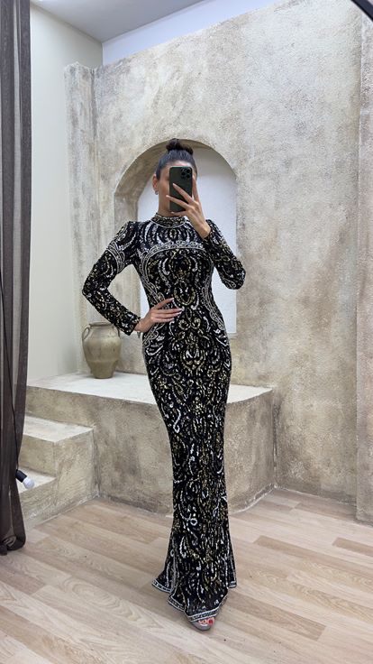 Robe de soirée noire spéciale brodée