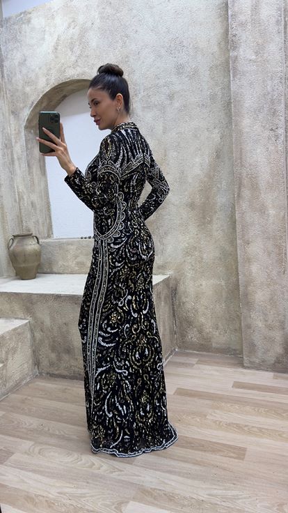 Robe de soirée noire spéciale brodée