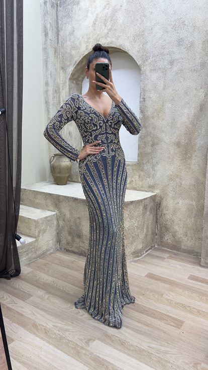 Indigo Col V Dos Détail Spécial Brodé Design Robe De Soirée