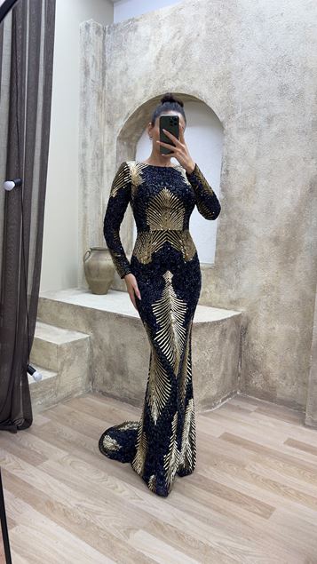 Vestido de noche de diseño bordado especial con detalle en la espalda azul marino