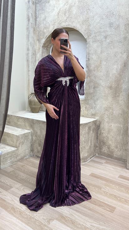 Cintura burdeos bordado con detalle de pliegue de piedra Diseño de talla grande vestido de noche