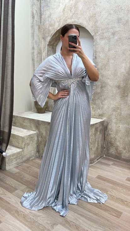 Cintura blanca bordada piedra detalle de detalle de pliegue diseño de talla grande vestido de noche