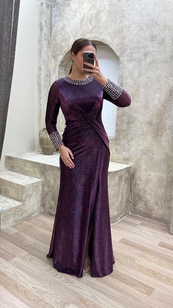 Detalle de cintura burdeos Diseño bordado en piedra Vestido de noche de talla grande