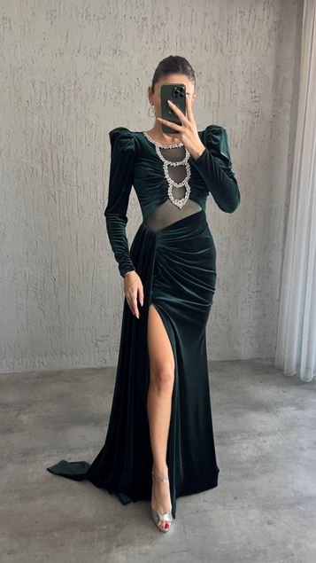 Zümrüt Yeşili Göğsü Taş İşlemeli Bel Detay Tasarım Kadife Abiye Elbise