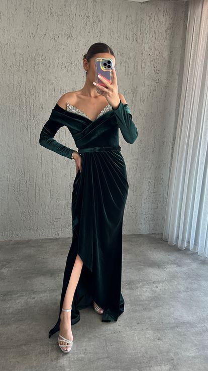 Emerald Green Chest Stone Embroidered Slit Design Velvet Evening Dress