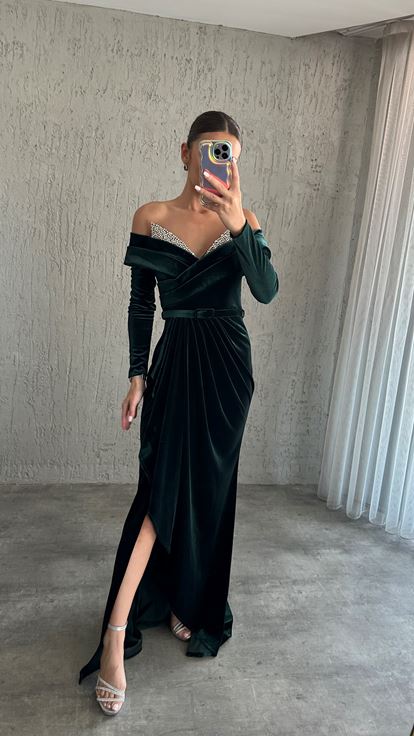 Emerald Green Chest Stone Embroidered Slit Design Velvet Evening Dress