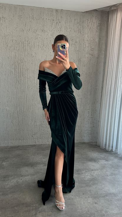 Emerald Green Chest Stone Embroidered Slit Design Velvet Evening Dress