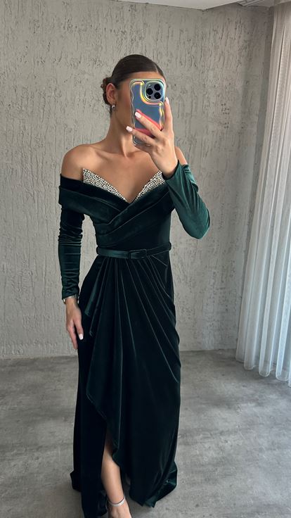 Emerald Green Chest Stone Embroidered Slit Design Velvet Evening Dress