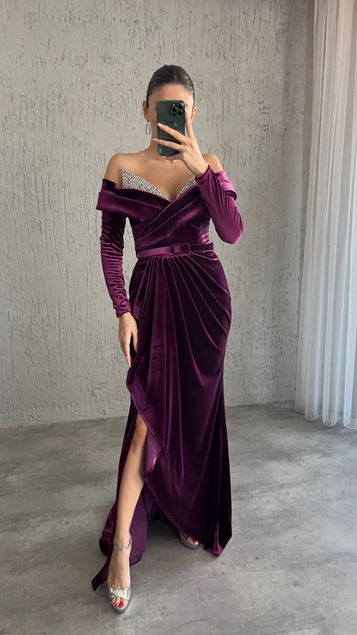 Plum Chest Stone Embroidered Slit Design Velvet Evening Dress