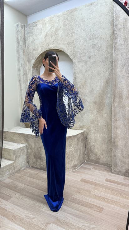 Saks Flog Detailed Embroidered Design Evening Dress