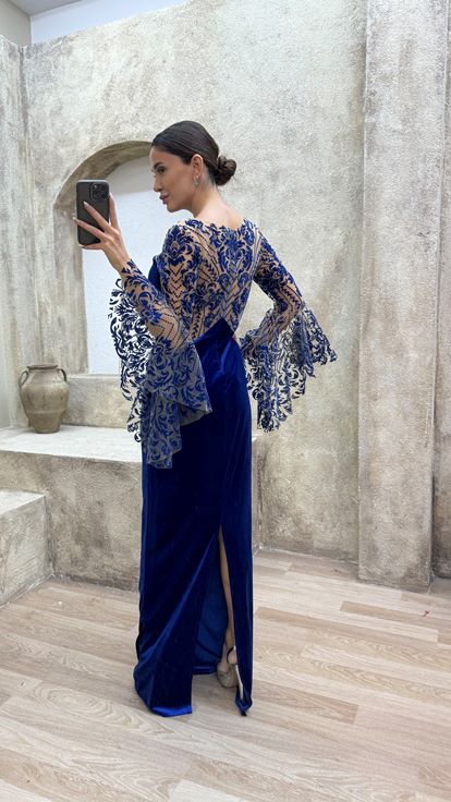 Saks Flog Detailed Embroidered Design Evening Dress