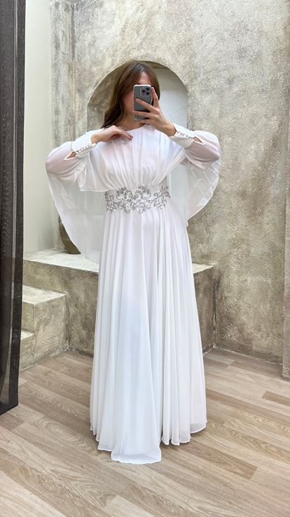 Beyaz Beli İşlemeli Tasarım Büyük Beden Abiye Elbise