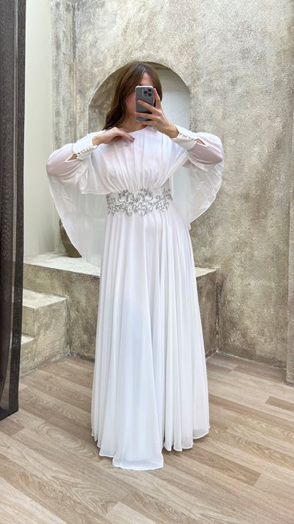 Beyaz Beli İşlemeli Tasarım Büyük Beden Abiye Elbise