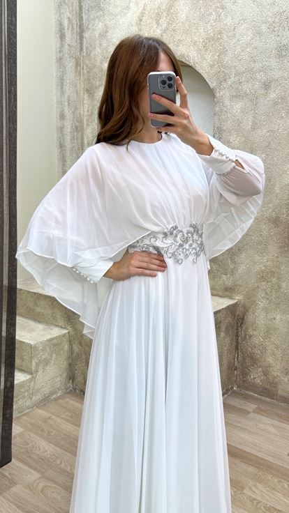 Beyaz Beli İşlemeli Tasarım Büyük Beden Abiye Elbise