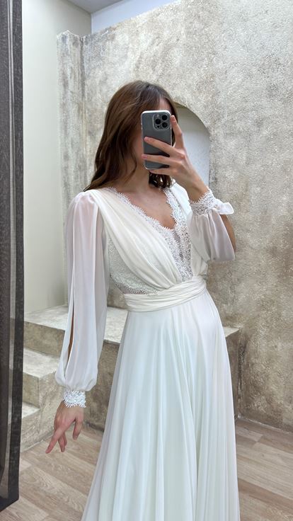 Beyaz V Yaka Balon Kol İşlemeli Tasarım Büyük Beden Abiye Elbise