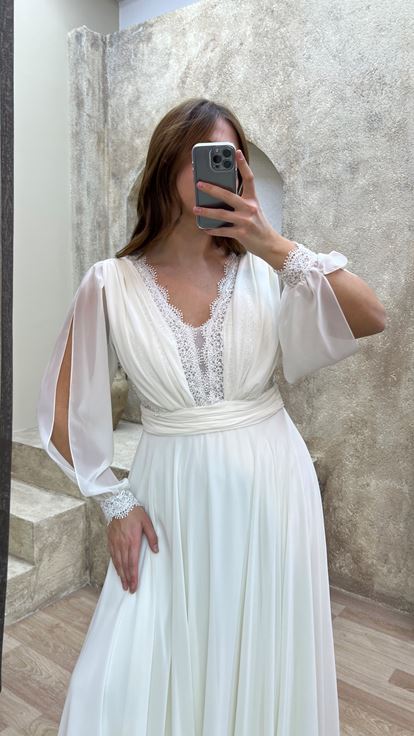 Beyaz V Yaka Balon Kol İşlemeli Tasarım Büyük Beden Abiye Elbise