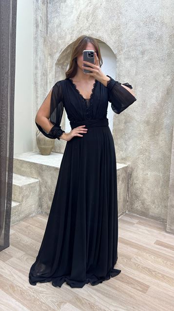 Vestido de noche negro con cuello de globo con diseño bordado de tul con cuello en V
