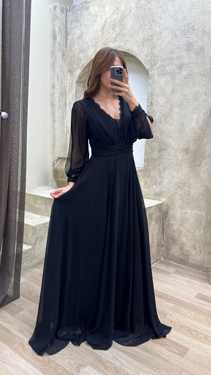 Siyah V Yaka Balon Kol İşlemeli Tasarım Büyük Beden Abiye Elbise