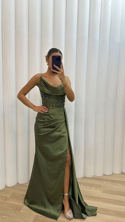 Derechos Straaplez Shirring Detalle Diseño bordado de cintura Vestido de noche de satén