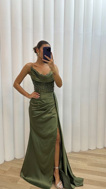 Derechos Straaplez Shirring Detalle Diseño bordado de cintura Vestido de noche de satén