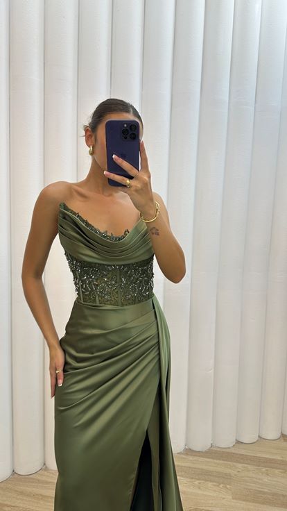 Derechos Straaplez Shirring Detalle Diseño bordado de cintura Vestido de noche de satén