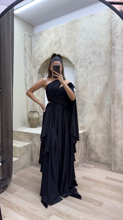 Black Balloon Sleeve Pleated Waist Detail Design Satin Evening Dress