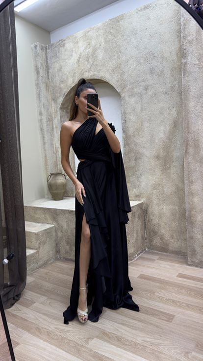 Black Balloon Sleeve Pleated Waist Detail Design Satin Evening Dress